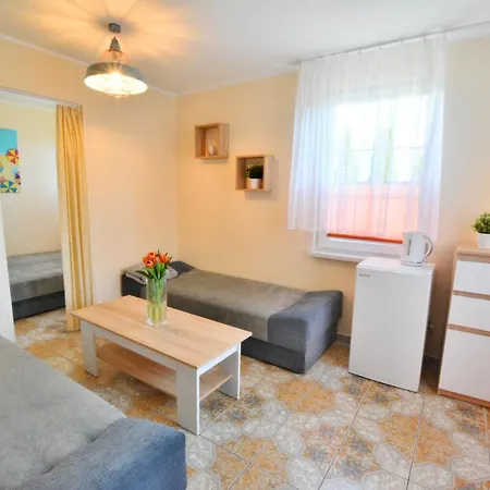 ホームステイ Czarmorza Goscinne ミエルノ