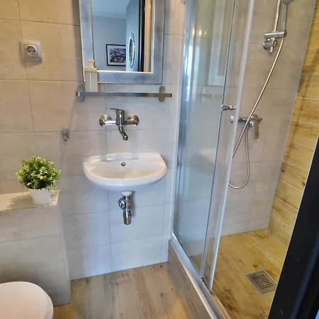 Czarmorza Goscinne * ميلنو