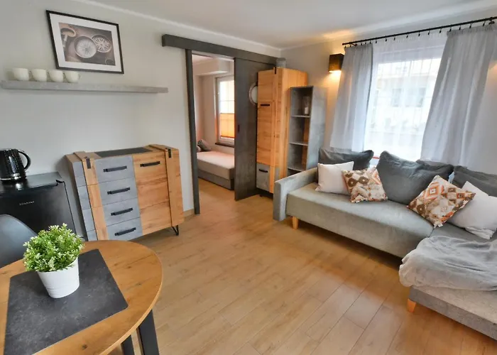 Czarmorza Goscinne 미엘노